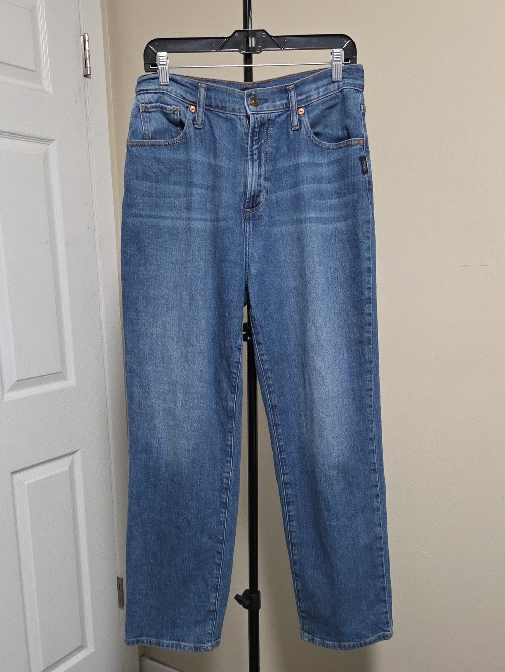 Silver Jeans Women's Straight-Leg Jeans in Medium Blue Wash